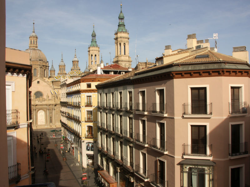 Dos Torres Pilar Suites- Balcones Con Vistas A La Ciudad Saragossa Zewnętrze zdjęcie